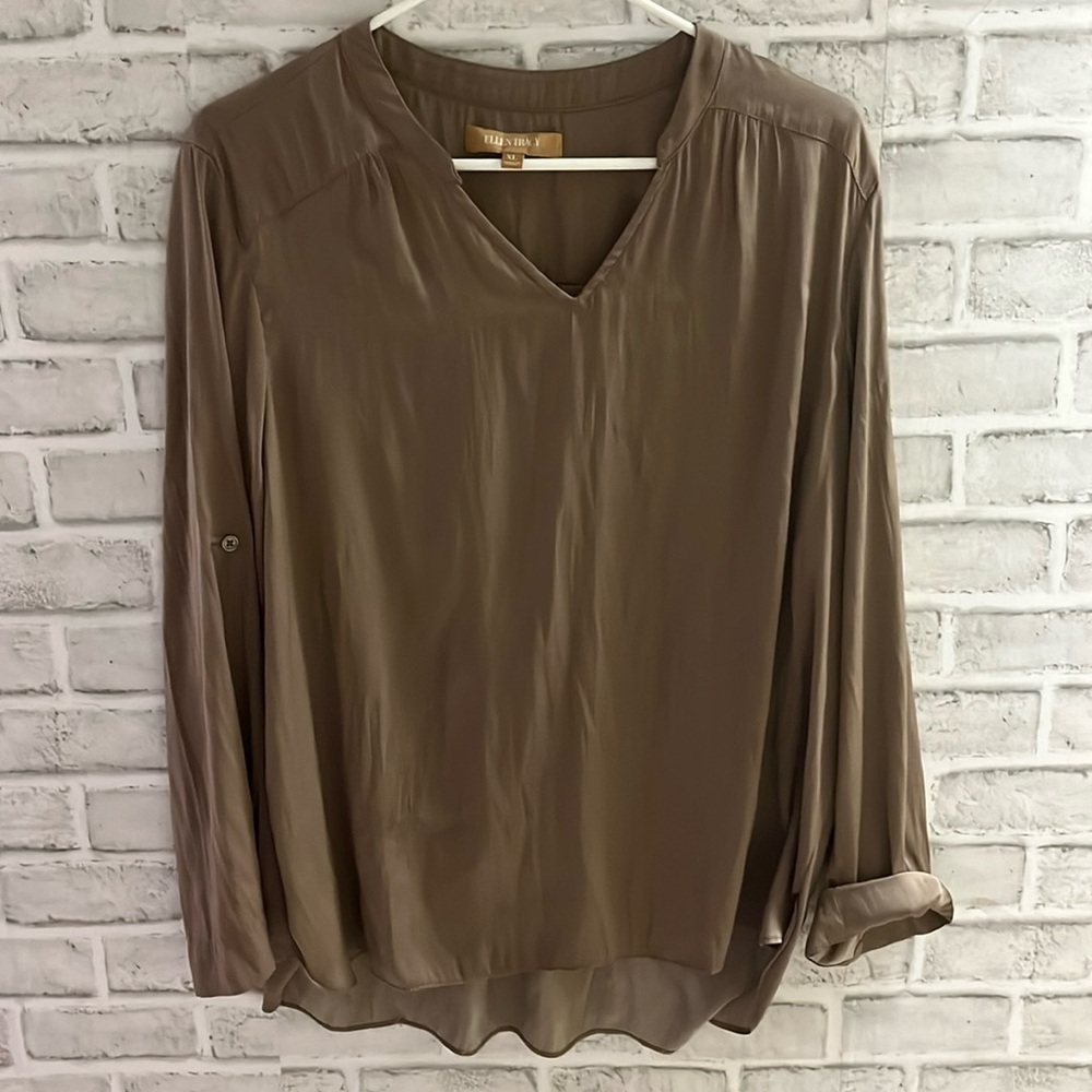Ellen Tracy, lightweight adjustable sleeve, bronze colour size extra XL V-neck